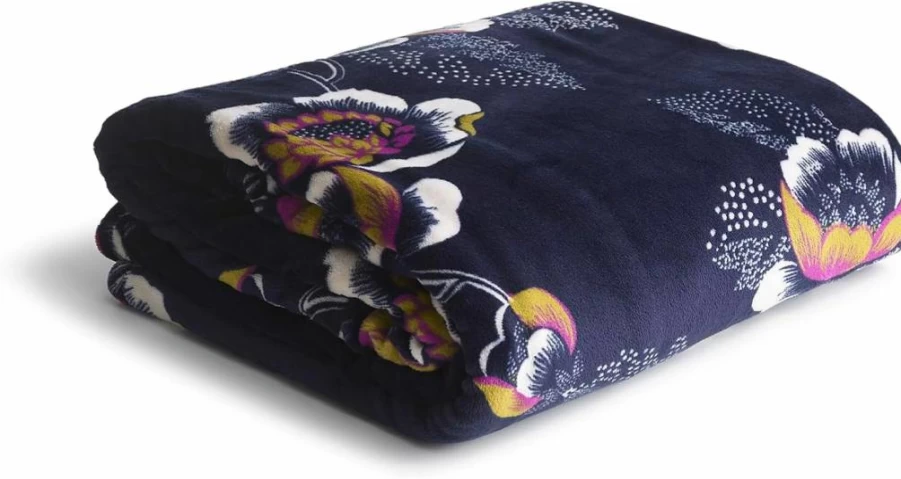 Vera Bradley Women's Cozy Fleece Oversized Throw Blanket – Soft Plush Luxury Blanket for Home, Couch, and Travel