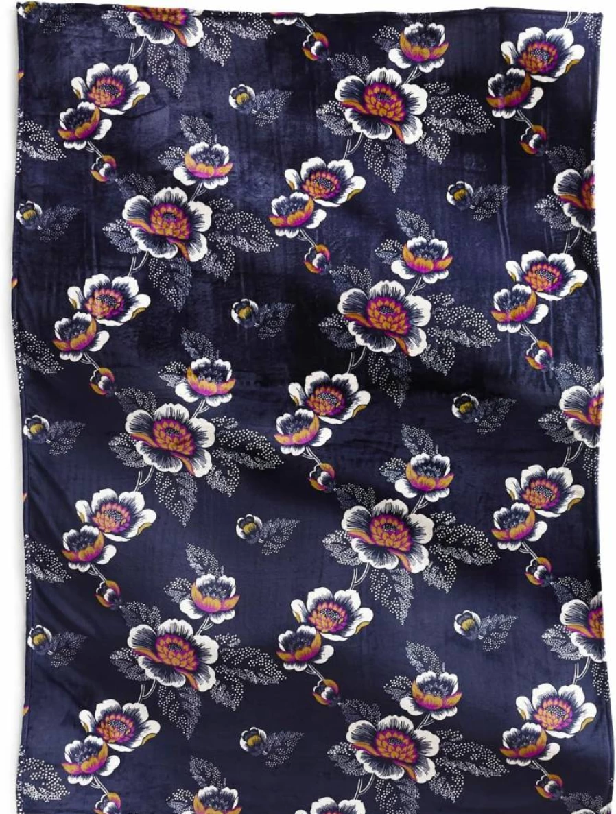 Vera Bradley Women's Cozy Fleece Oversized Throw Blanket – Soft Plush Luxury Blanket for Home, Couch, and Travel