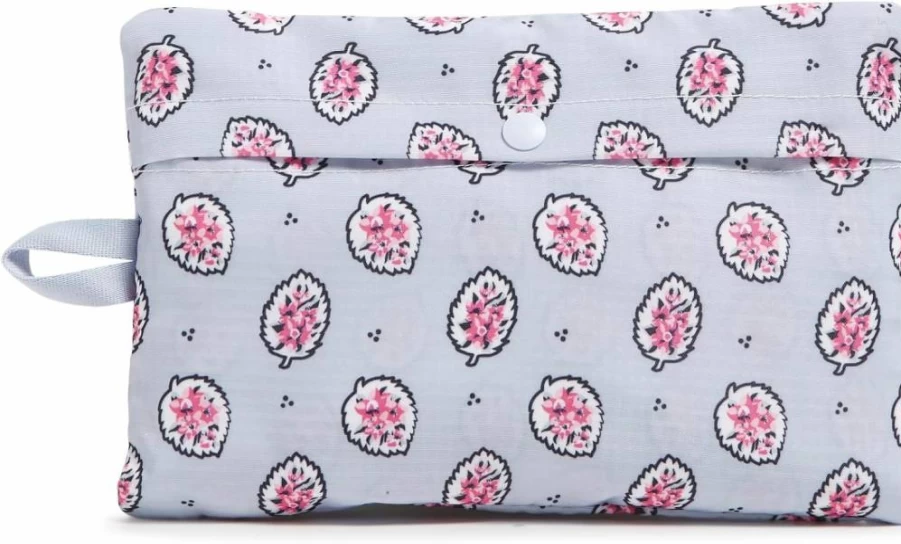 Vera Bradley Women's Lightweight Ripstop Packable Duffle Bag for Travel & Gym